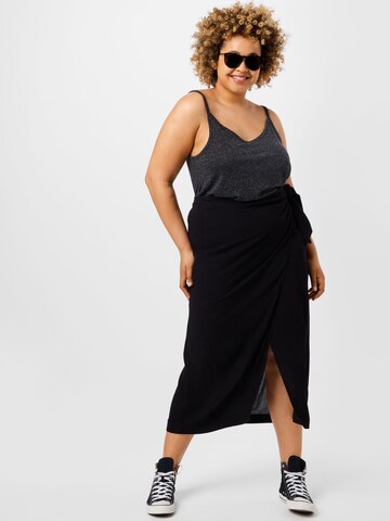 Top 'LIVY' di Selected Femme Curve in nero