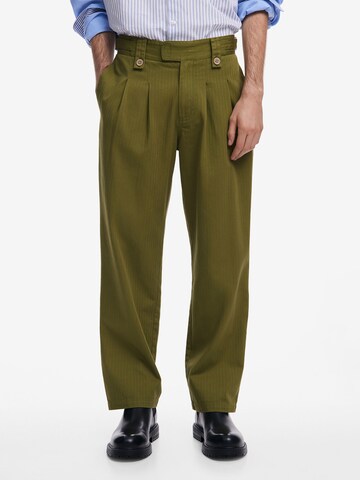 Desigual Tapered Cargohose in Grün: Vorderseite