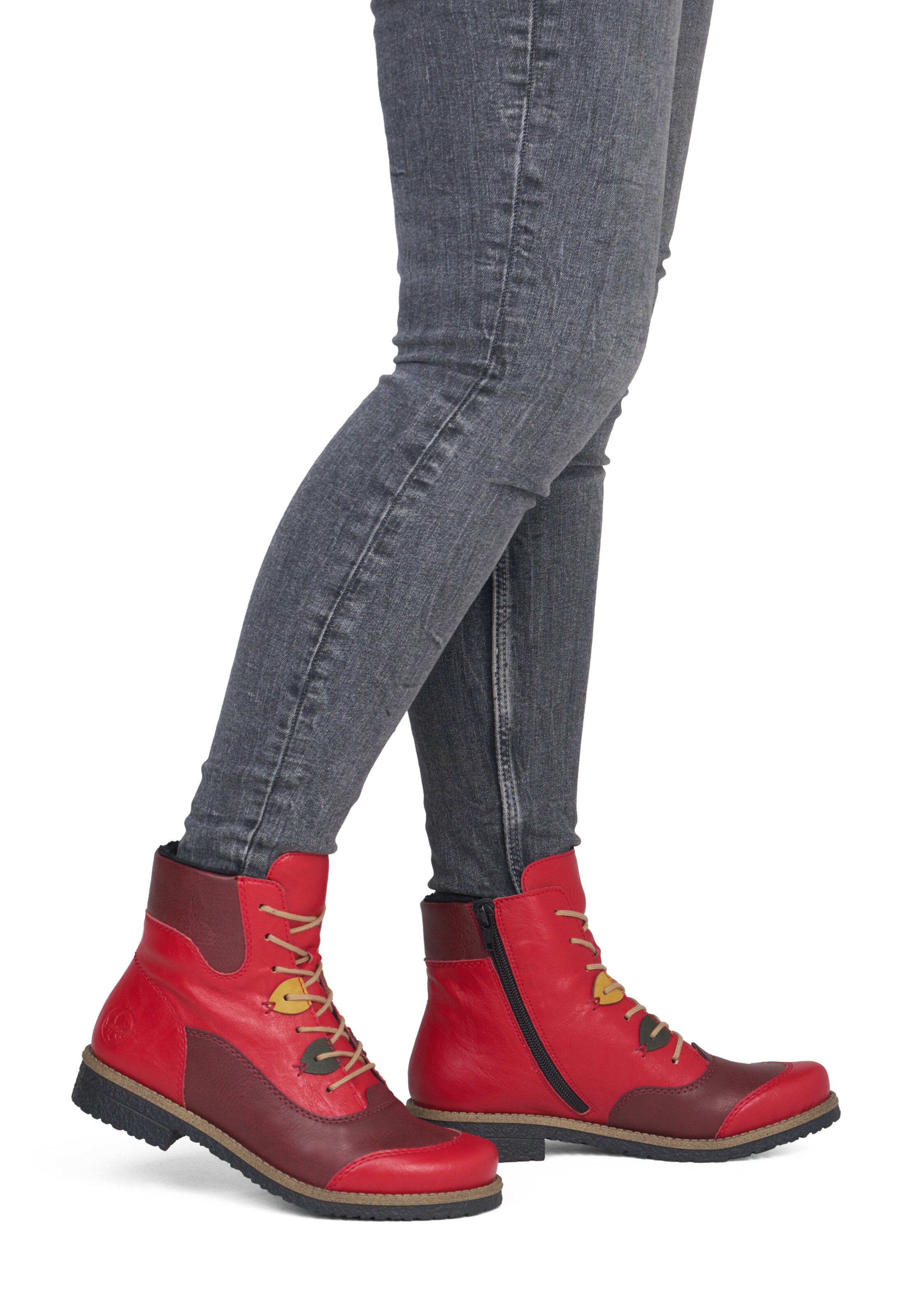 Bottines à lacets Rieker en rouge : devant