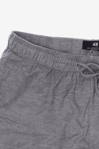 H&M Shorts in 31-32 in Grey