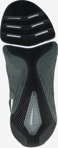 NIKE - Zapatillas de running 'FLYEASE' en negro
