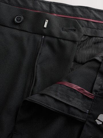 regular Pantaloni con piega frontale di Next in nero