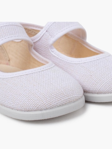 Pisamonas Ballet Flats in White