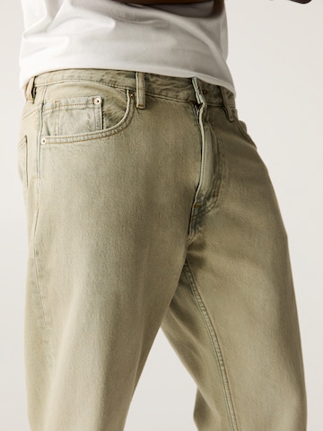 Pull&Bear Regular Jeans in Green