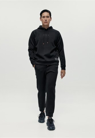 Born Living Yoga Sportsweatshirt 'Lomond Lite' in Zwart