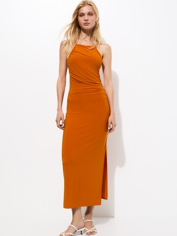Robe Pull&Bear en marron : devant