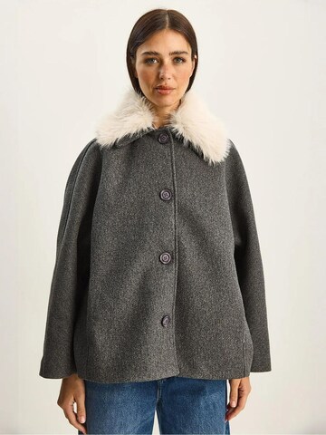 Cappotto invernale di Bianco Lucci in grigio: frontale