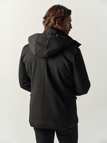 KOROSHI - Chaqueta de entretiempo en negro
