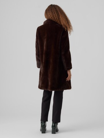 Manteau d’hiver 'VMSUIELLY' VERO MODA en marron