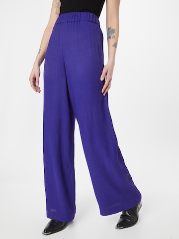 IVY OAK Pants 'PIA' in Purple: front