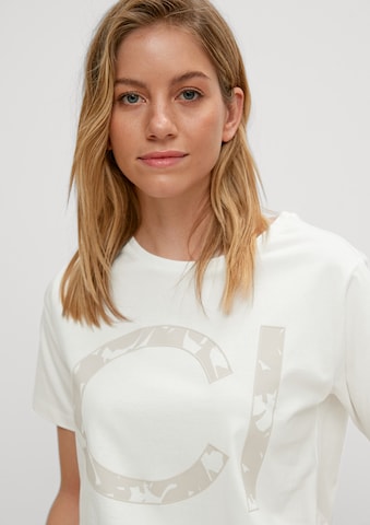 comma casual identity Тениска в бяло