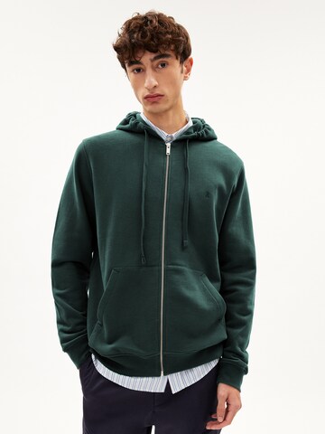 ARMEDANGELS Sweatjacke 'Saromian' in Grün: Vorderseite