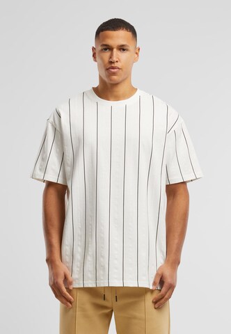 T-Shirt Urban Classics en blanc : devant