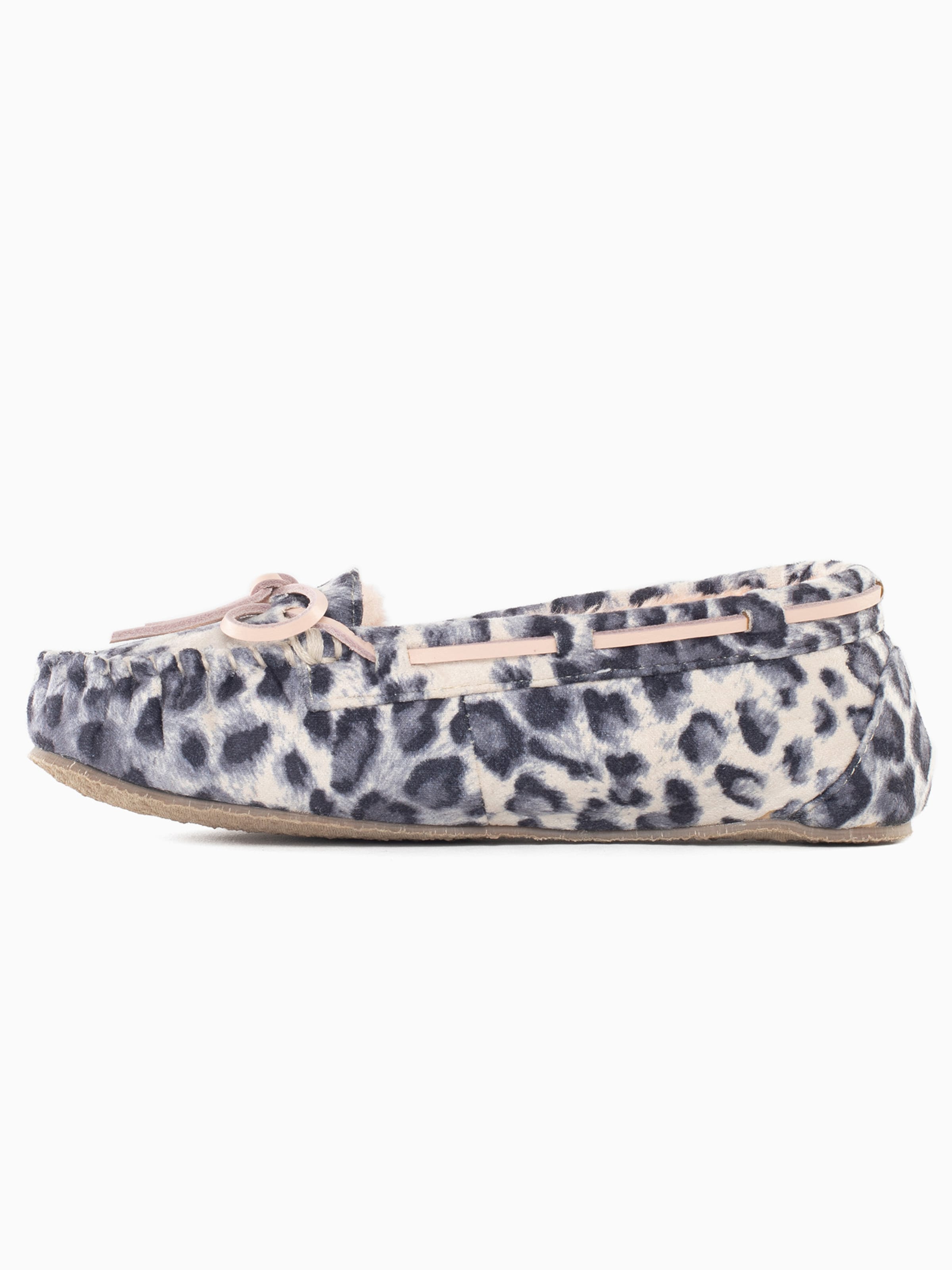 Minnetonka Slippers Cally in Light Grey ABOUT YOU