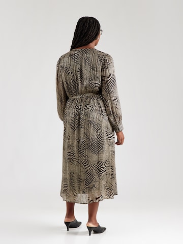 Robe 'VMCGEBRA GEDNA' Vero Moda Curve en noir