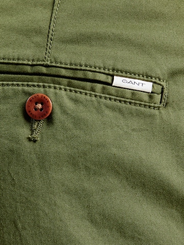 GANT Regular Панталон Chino в зелено