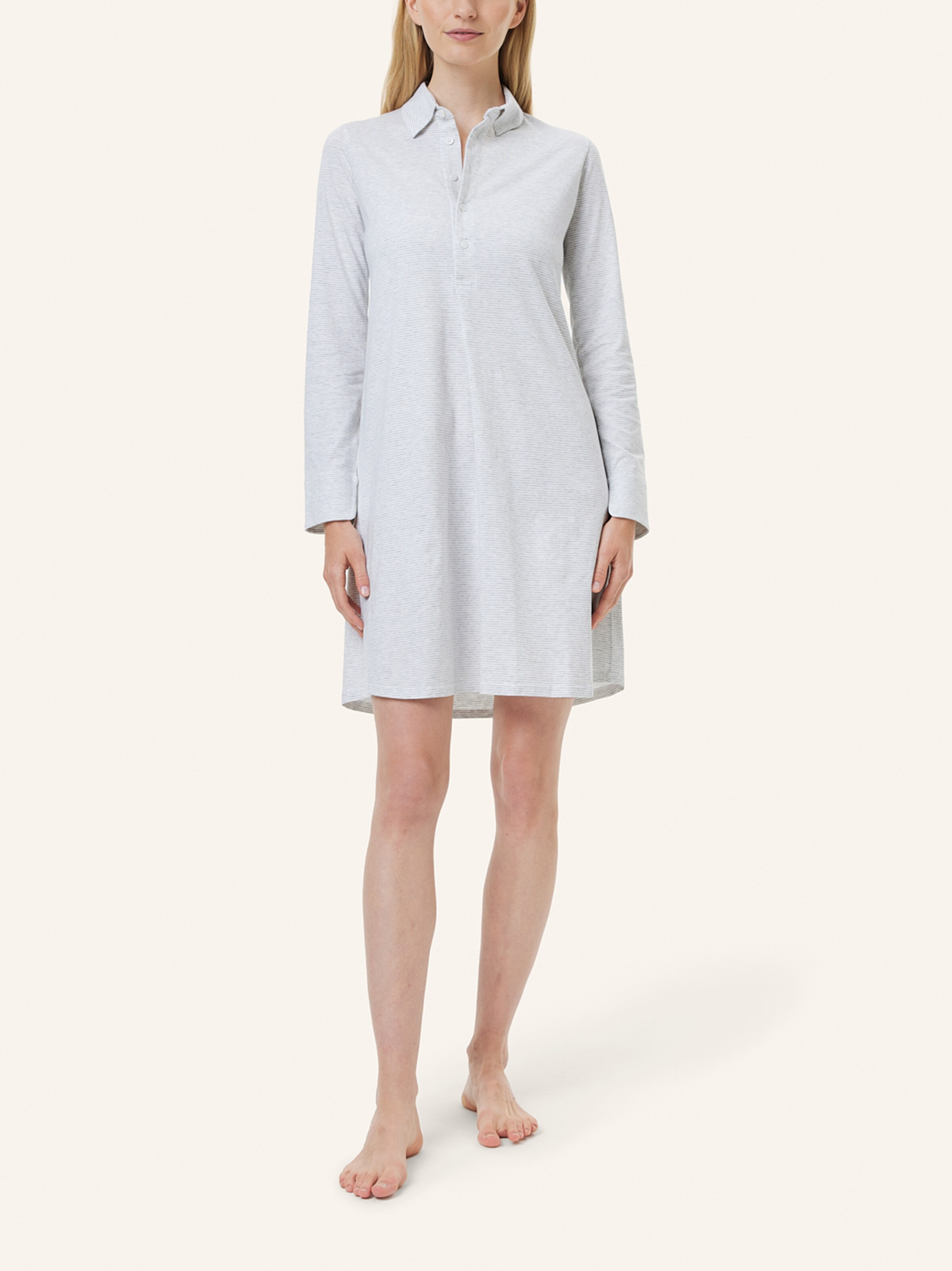Yellamaris Nachthemd ' Classic ' in Grau: Vorderseite