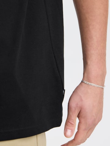 Tricou 'Danton' de la !Solid pe negru