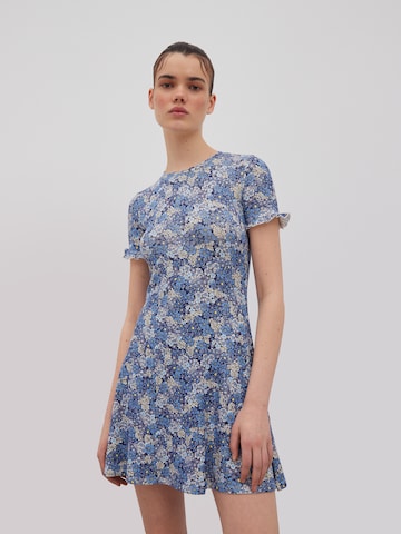 EDITED Letnia sukienka 'Odette' w kolorze niebieski: przód