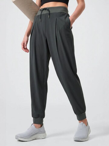 Pantaloni di Tommy Life in verde
