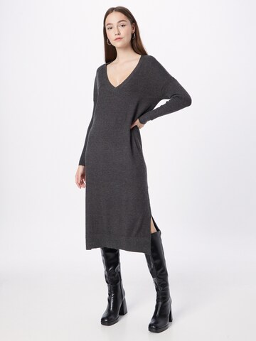 ONLY - Vestido de punto 'IBI' en gris: frente