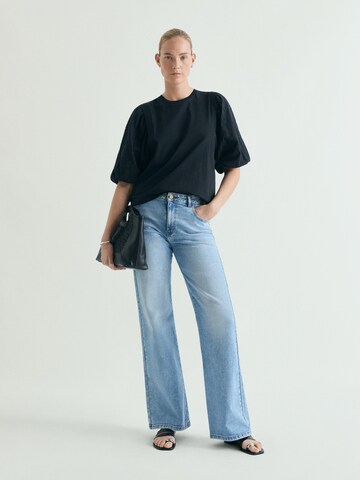 Scalpers Emb Puff Tee ' ' in Schwarz: Vorderseite