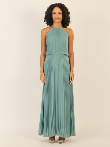 APART Plisseekleid in Grün: Vorderseite