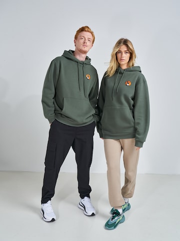 ABOUT YOU x Swalina&Linus Sweatshirt 'Elia' in Groen: voorkant