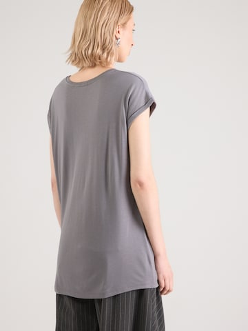 Tricou 'Amanda' de la ABOUT YOU pe gri