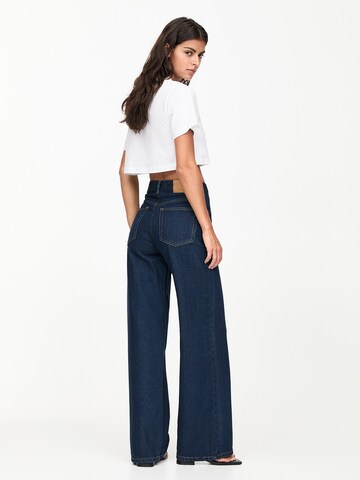 Pull&Bear Wide Leg Jeans in Blau