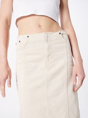 TOPSHOP Skirt in White