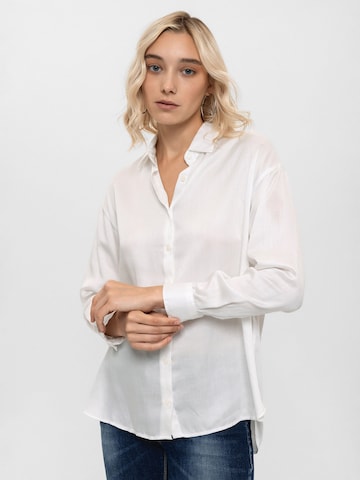 By Diess Collection - Blusa en blanco