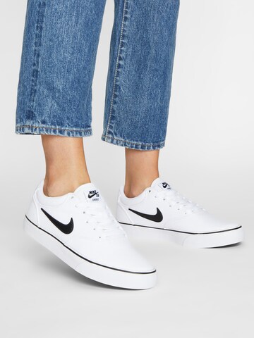 Nike SB Sneakers 'Chron 2' in White: front