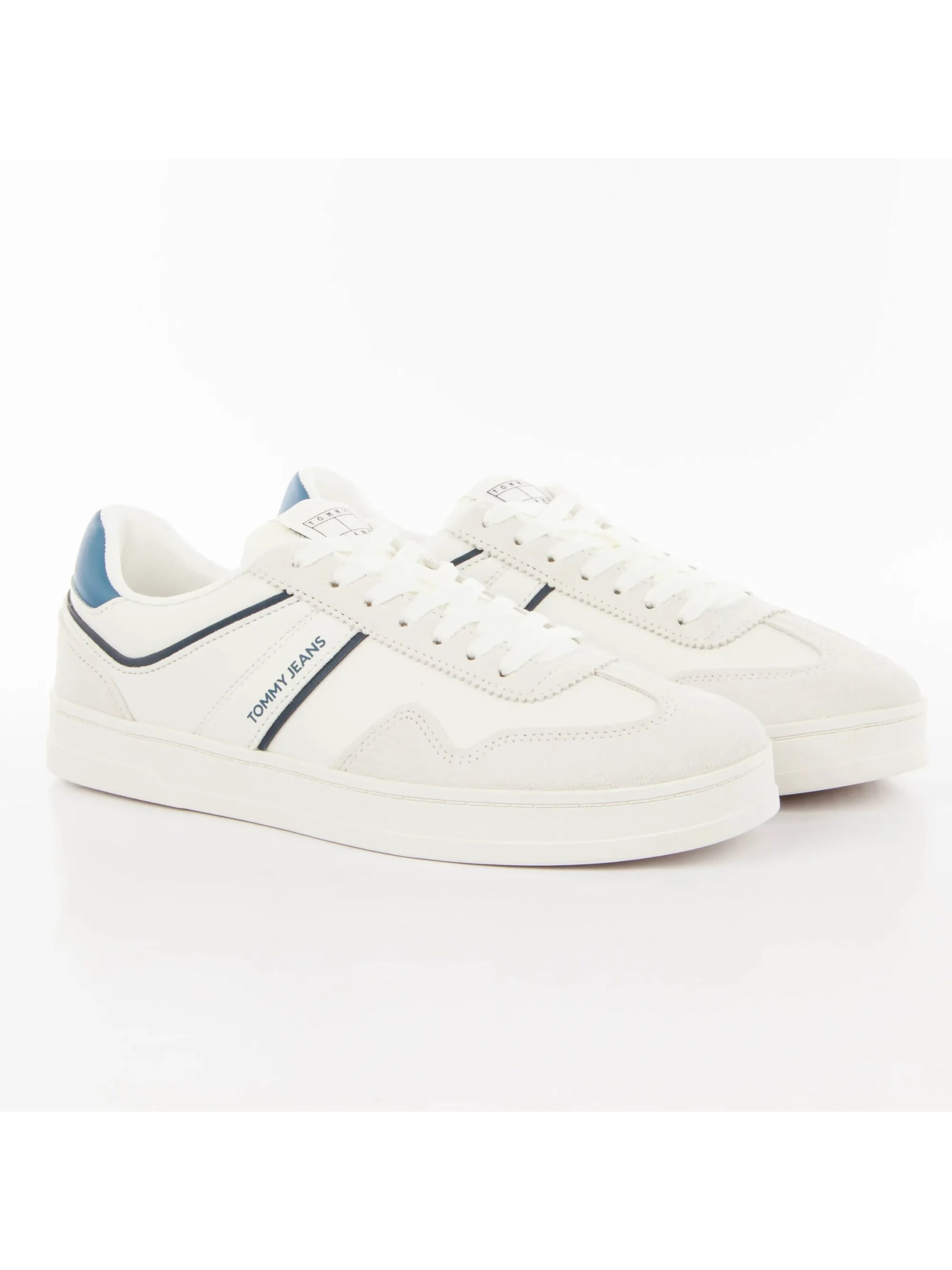TOMMY HILFIGER - Zapatos con cordón 'Essentials' en blanco