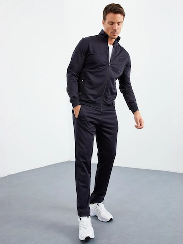 Tommy Life Sportpak in Zwart: voorkant