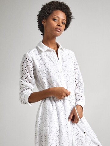 Pepe Jeans - Vestidos camiseiros 'ETHEL' em branco