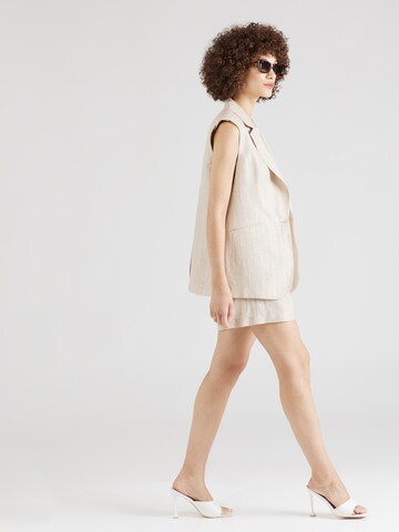 Gilet 'Sandy' di ABOUT YOU x Iconic by Tatiana Kucharova in beige