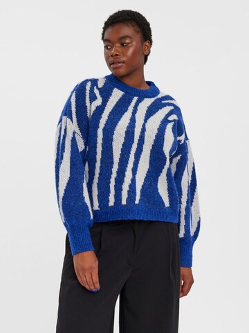 Vero Moda Curve Sweater in Blue: front