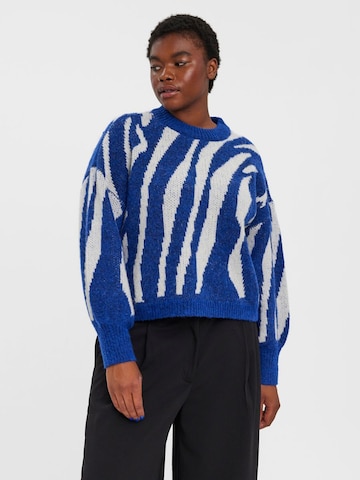 Vero Moda Curve Sweater in Blue: front