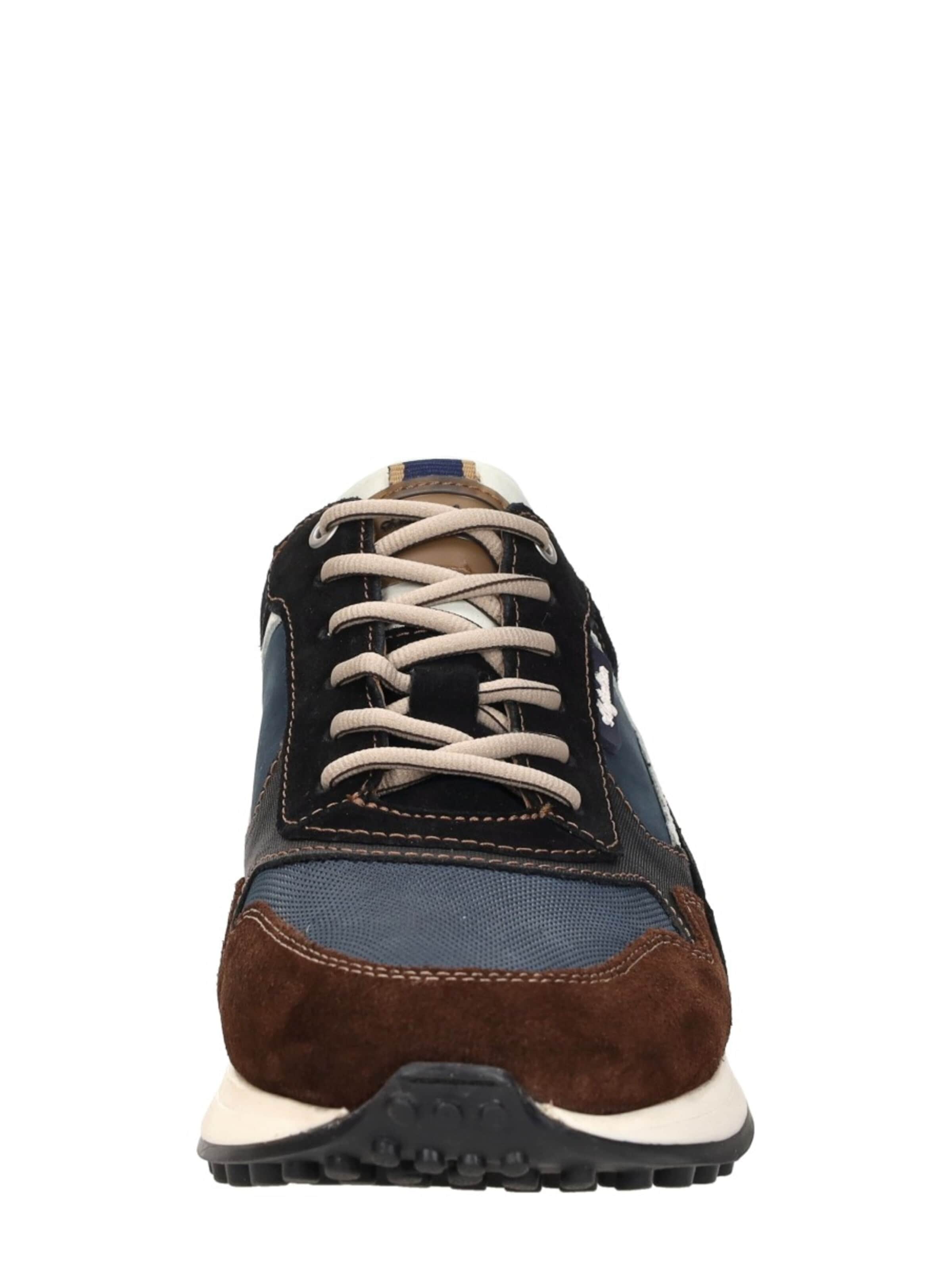 Australian Platform trainers 'Yamato' in Brown