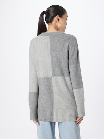 Abercrombie & Fitch Sweater in Grey