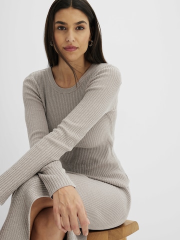 bonprix Pullover in Grau