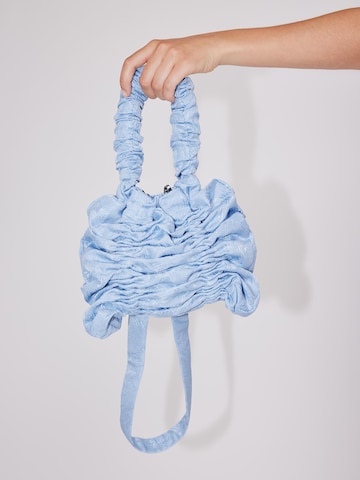 JOANA CHRISTINA Crossbody Bag 'Pillow Crossbody Bag' in Blue: front