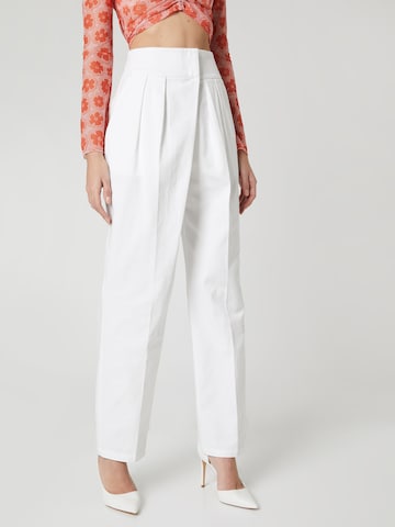 florence by mills exclusive for ABOUT YOU Normalny Spodnie 'Viola' w kolorze biały: przód