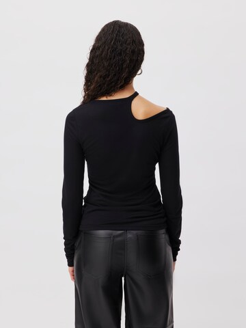 Tricou 'Hendrieke' de la LeGer by Lena Gercke pe negru