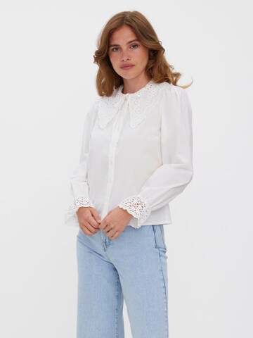 Aware Blouse 'Isabel' in Wit: voorkant