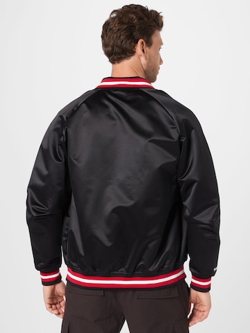 Mitchell & Ness Between-Season Jacket in Black