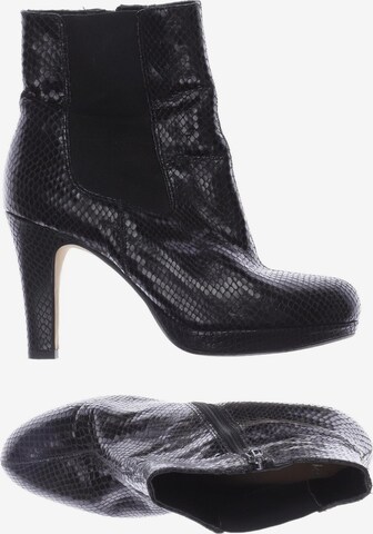 CLARKS Dress Boots in 39 in Black: front