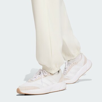 Loosefit Pantalon de sport 'All Szn' ADIDAS SPORTSWEAR en blanc
