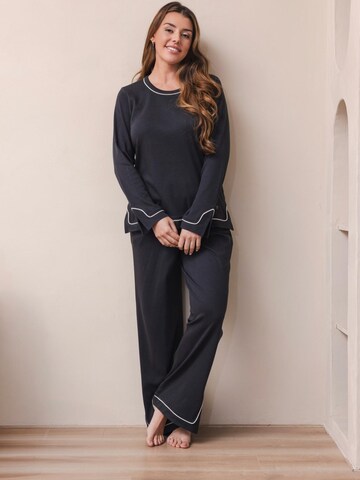 Pastunette Pyjama‌‌‌‌‌‌ in Grau
